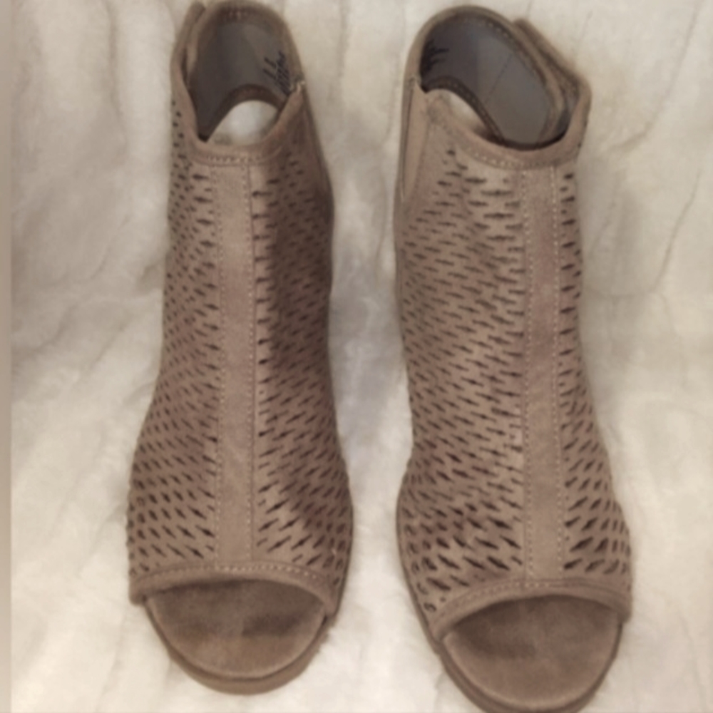 Massini peep toe ankle boots